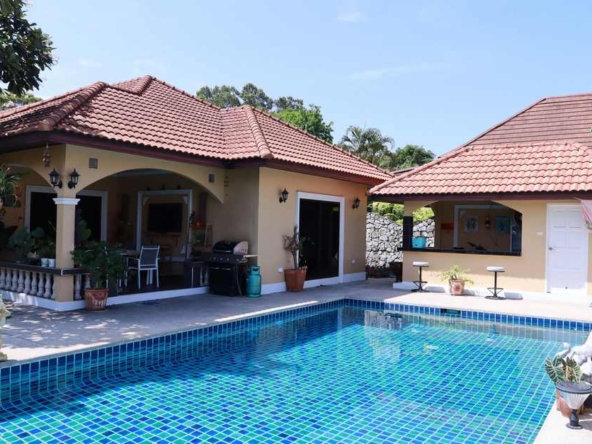Pool Villa Nong Phra Lai for sale