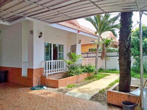 Single House 4 beds Pattaya for rent
